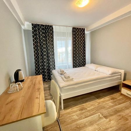 Hotel 7F Kiev Exteriör bild