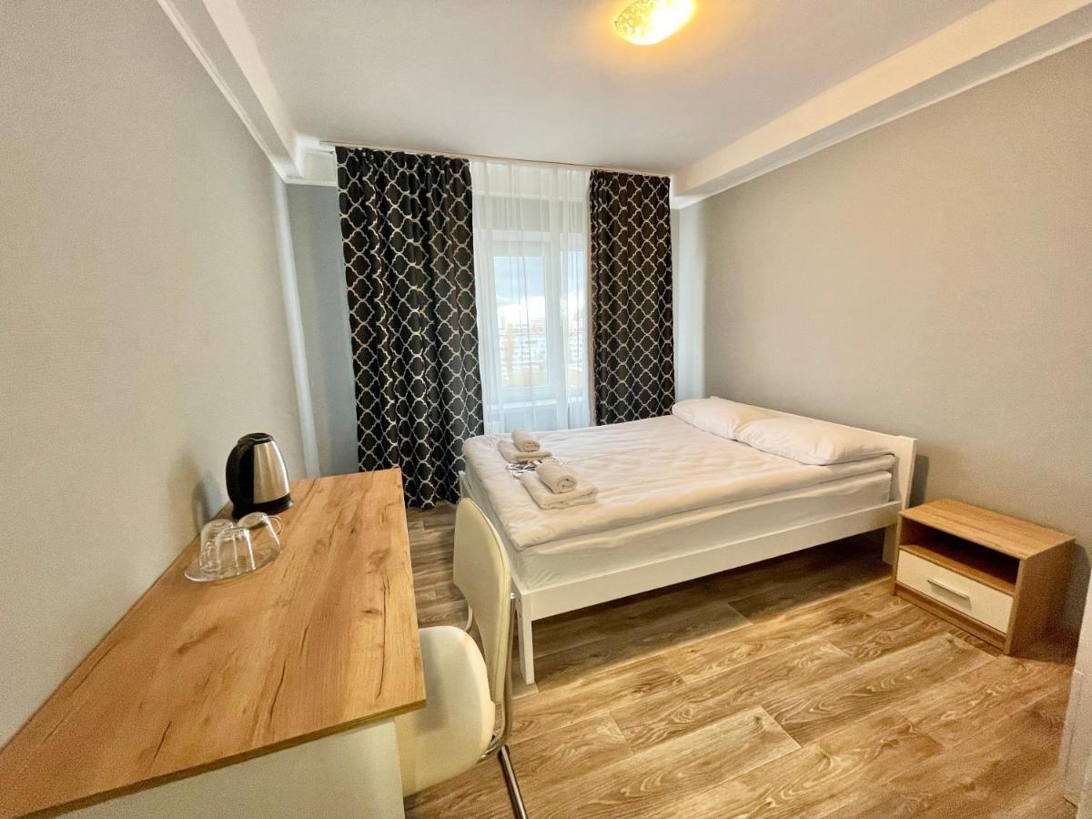 Hotel 7F Kiev Exteriör bild