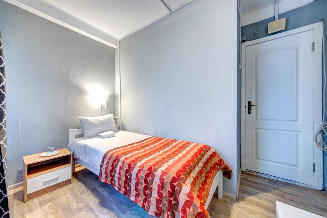 Hotel 7F Kiev Exteriör bild