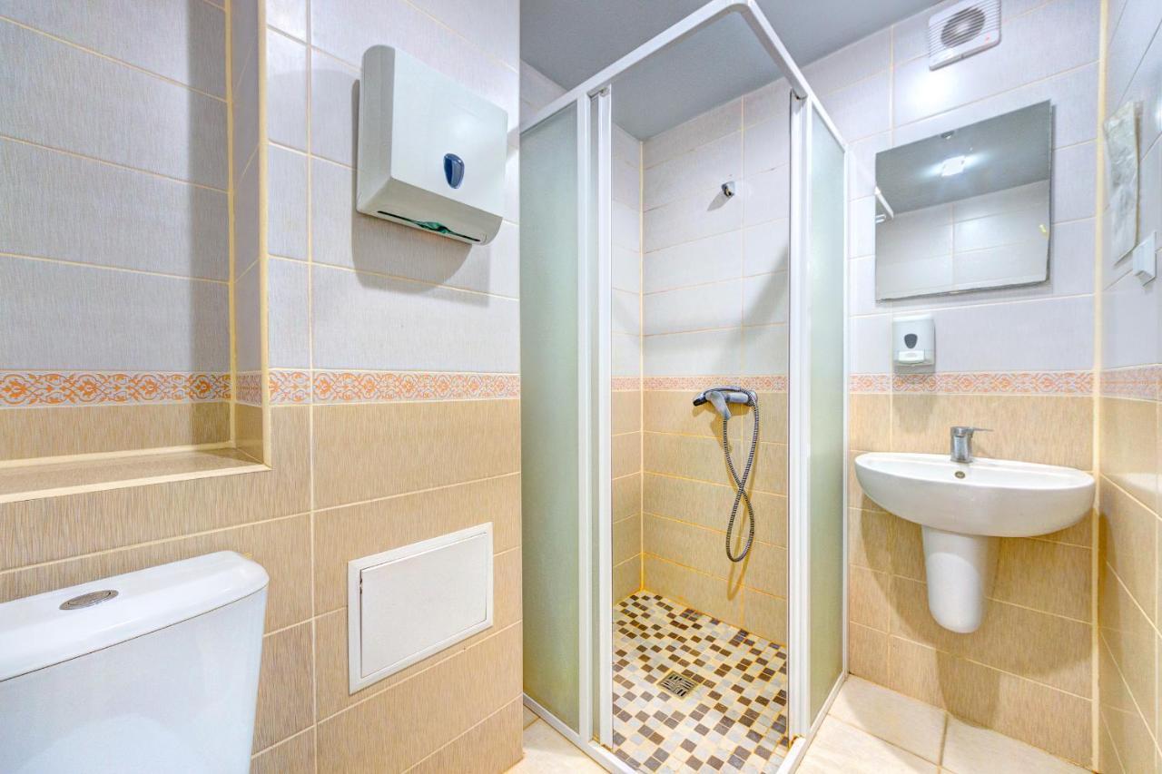 Hotel 7F Kiev Exteriör bild